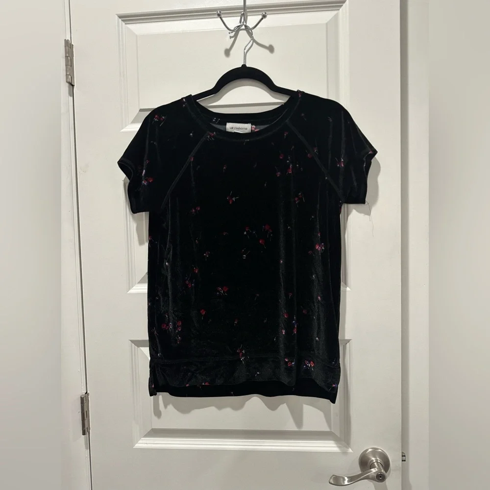 Liz Claiborne | Short Sleeve Black Velvet | Floral Top Small - Picture 5 of 5